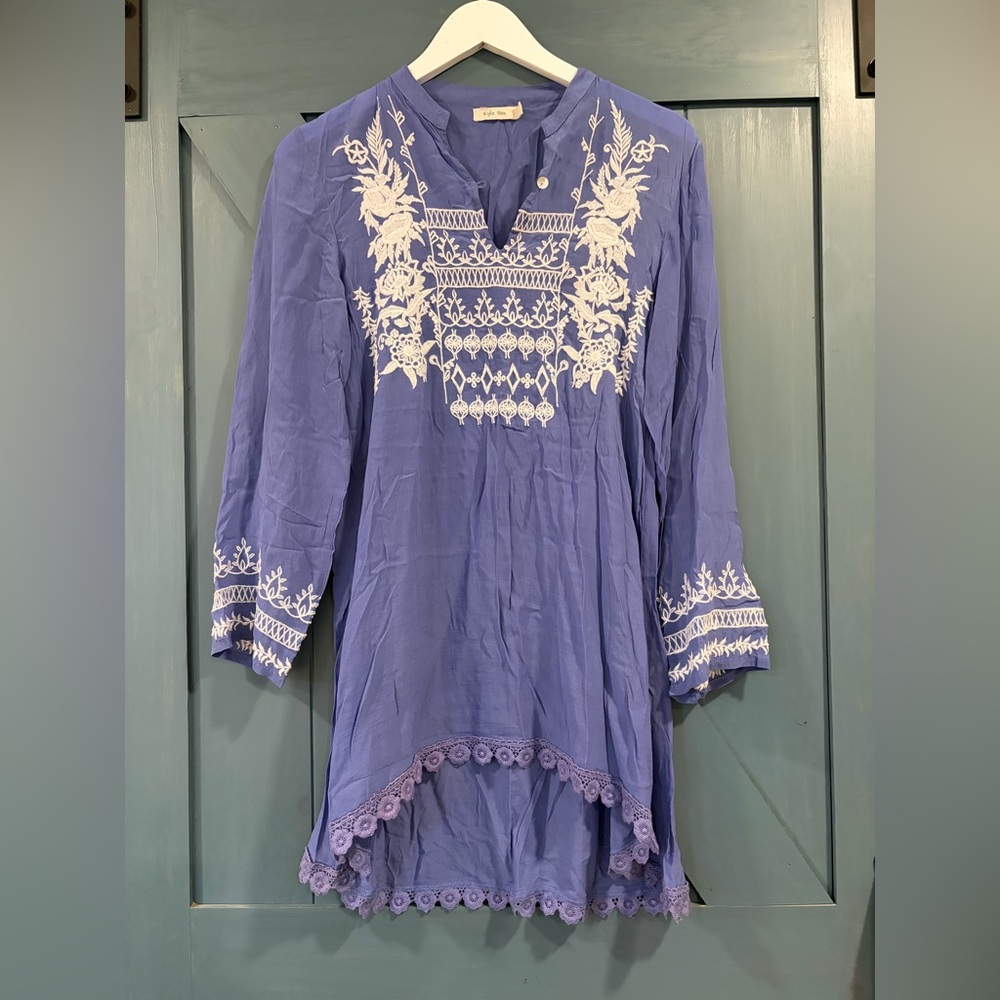 Kyla Seo Embroidered Tunic Size Small‎